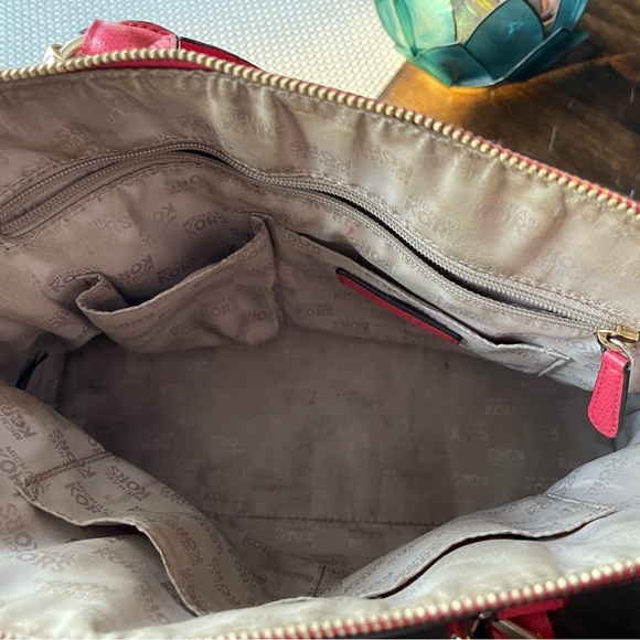 Salmon, pink, Michael Kors bag - Picture 2 of 6